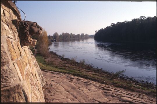 Löwenkopfbastei mit dem der Skulptur eines Löwenkopfs am Schloss Pillnitz