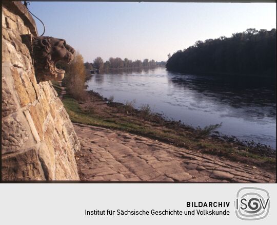 Löwenkopfbastei mit dem der Skulptur eines Löwenkopfs am Schloss Pillnitz