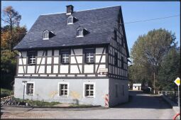 Bild: Gaststätte in einem Fachwerkgebäude am Feilebach in Wiesdersberg
