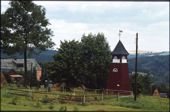 Blick zum Glockenturm in Gottgetreu