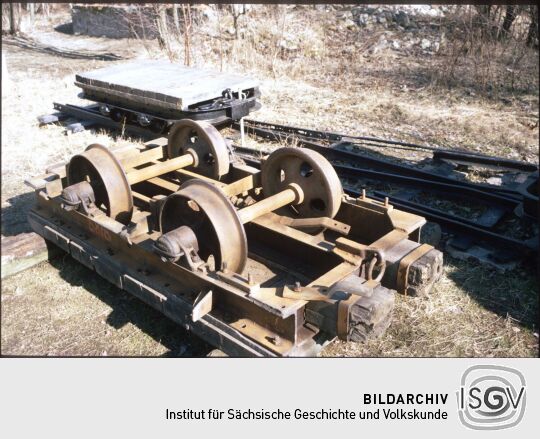 Gleise und Wageb in den Königshainer Bergen (Transport von Steinen aus dem Steinbruch?)