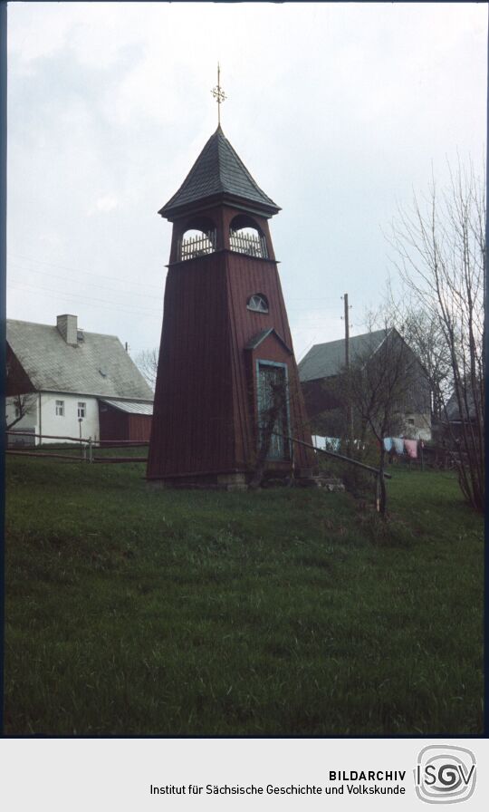 Blick zum Glockenturm in Gottgetreu