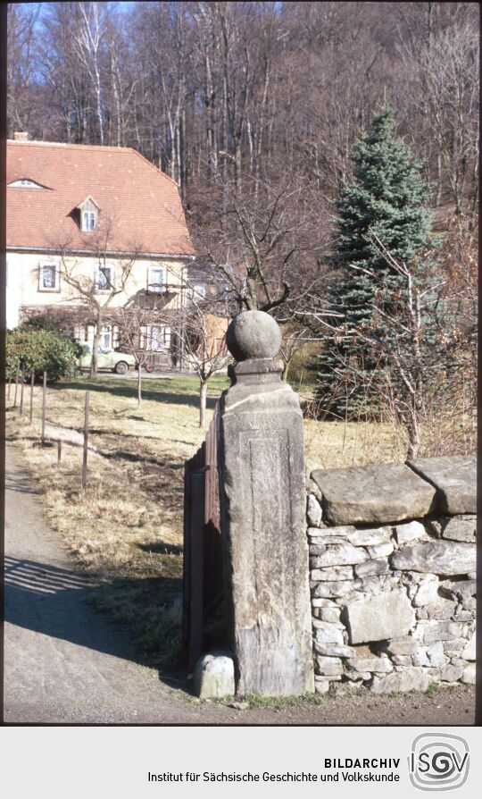 Sandsteinpfeiler an einer Einfahrt in Ostritz