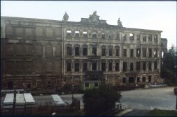 Bild: Blick aus dem Dresdner Schloss zur Ruine des Taschenbergpalais