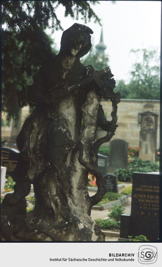Grabmal auf dem Katholischen Friedhof in der Dresdner Friedrichstadt