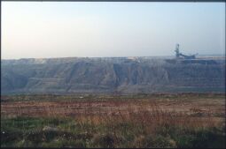 Bild: Blick auf einen Tagebau