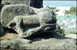 Bild: Sandsteinrelief eines Löwen auf der Kaiserkrone in der Sächsischen Schweiz