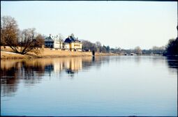 Bild: Blick über die Elbe zu Schloss Pillnitz