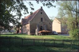 Bild: Landwirtschaftliche Gebäude im Bereich des Klosterpark Altzella