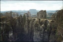Bild: Blick zur Basteibrücke in der Sächsichen Schweiz