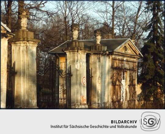 Tor zum Schlosspark Neschwitz