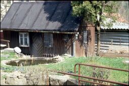 Bild: Blick zu einem Gartenhaus in Johnsdorf
