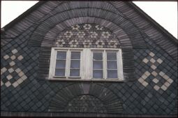 Bild: Verschieferter Giebel eines Hauses in Johndorf