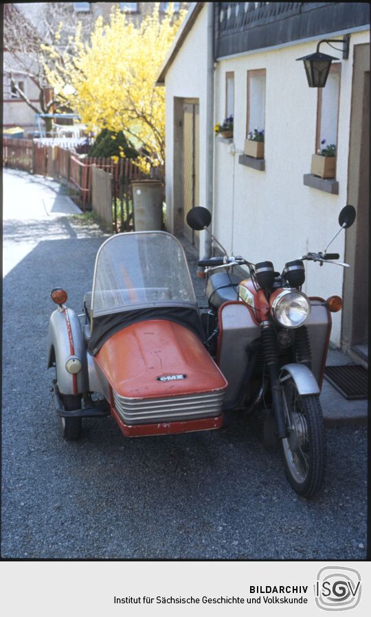 Motorad mit Beiwagen (Motorradbau in Zschopau) in Obercunnersdorf 1986