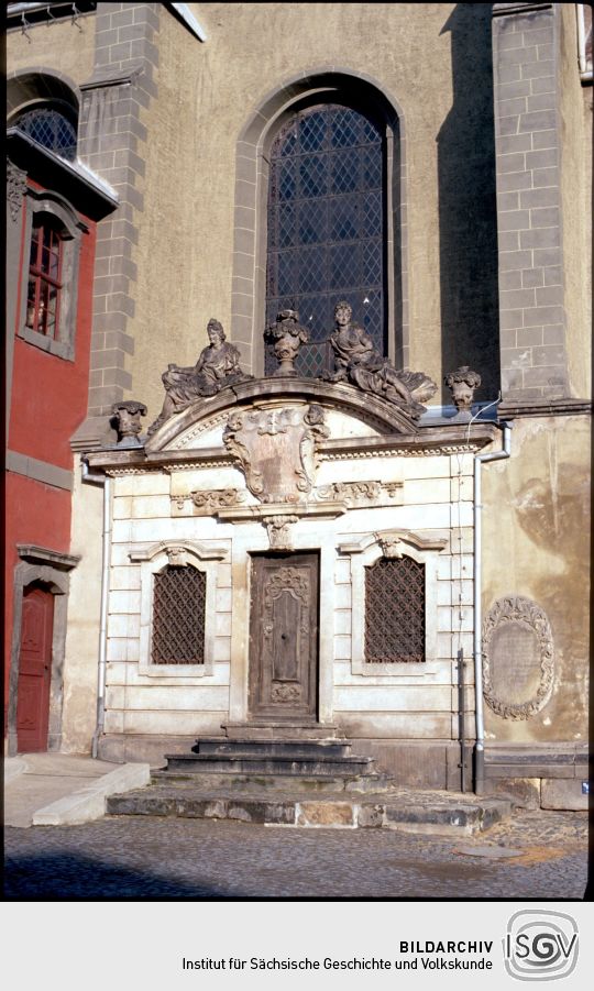 Barocker Logenbau mit Sandsteinfiguren an der St. Petri und Pauli Kirche in  Zittau 1987