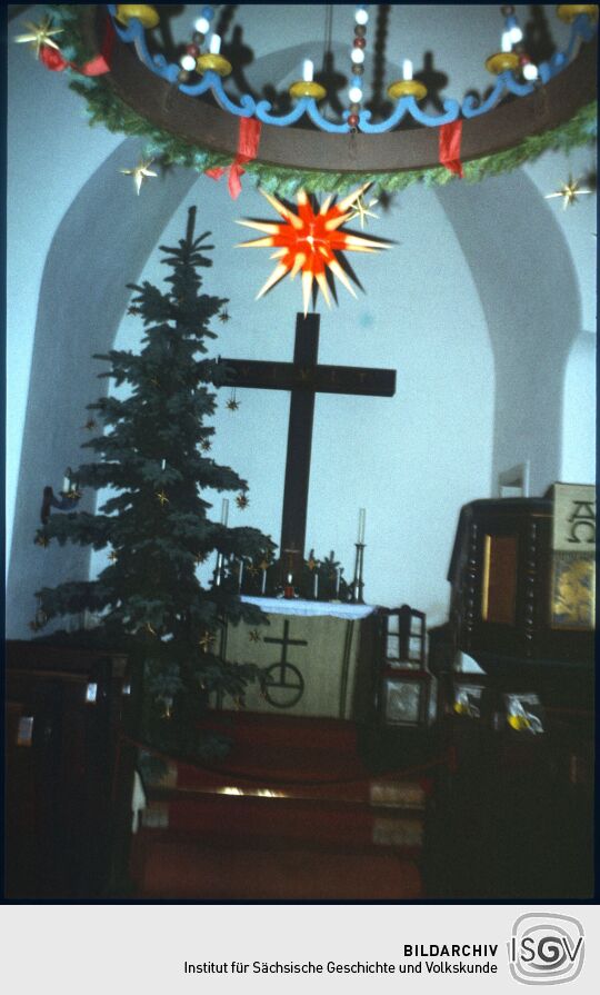 Innenansicht der Kapelle in Oberbärenburg mit Weihnachtlicher Dekoration 1974