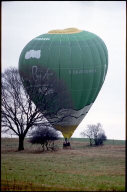 Bild: Heißluftballon mit Bierwerbung in Dresden Weixdorf