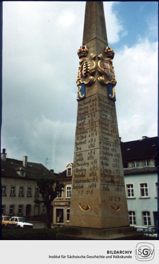 Postdistanzsäule auf dem Markt in Frauenstein
