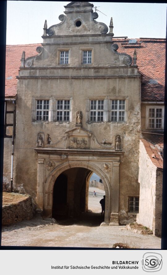 Torhaus von Schloss Lauenstein mit Reniassanceportal