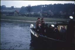 Bild: Überfahrt über die Elbe bei der Schiffersfastnach Postelwitz