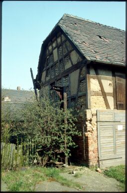 Bild: Schadhaftes Fachwerkgebäude in Breunsdorf