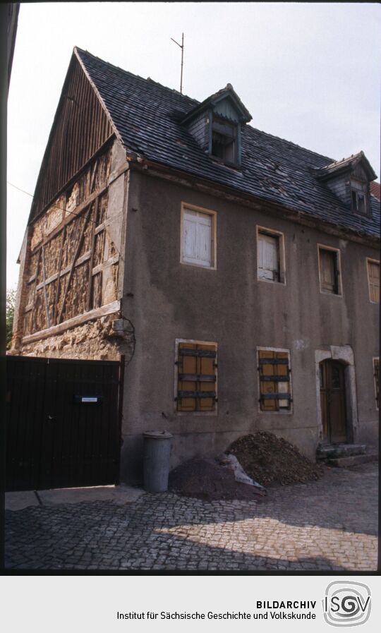 Gebäude mit Teils freiligender Fachwerkwand in Mügeln 1995