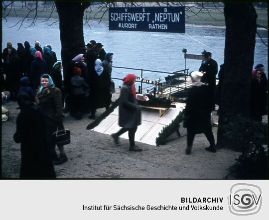 Schifferfastnacht in Rathen : Schiffswerft für ein Modelschiff 'VEB Schiffswerft 'Neptun' Kurort Rathen'