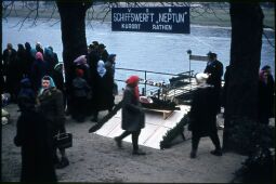 Bild: Schifferfastnacht in Rathen : Schiffswerft für ein Modelschiff 'VEB Schiffswerft 'Neptun' Kurort Rathen'