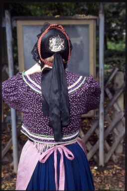 Bild: Frau in Tracht