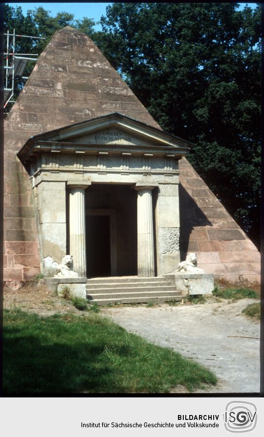 Mausoleum  im Schlosspark Machern