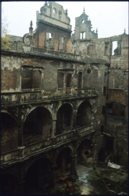 Bild: Kleiner Schlosshof in der Ruine des Dresdner Schlosses