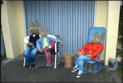 Bild: Hasen als Osterdekoration in Meuselwitz