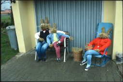 Bild: Hasen als Osterdekoration in Meuselwitz