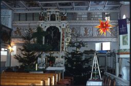 Bild: Altarraum der Kirche Schellerhau