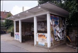 Bild: Buswartehäuschen in Dresden Wachwitz 1995