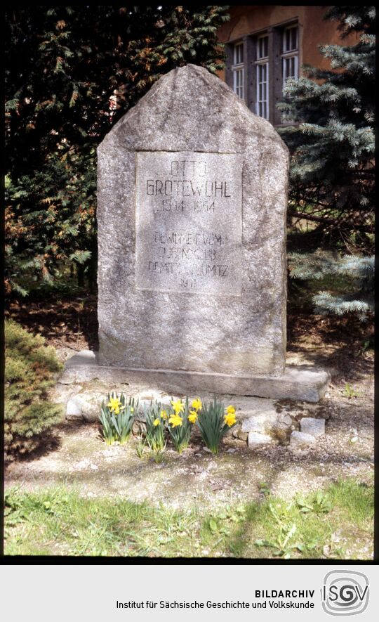 Denkmal für Otto Grotewohl in Demitz Thumitz