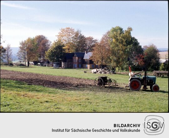 Historischer Traktor in Landwüst 1993