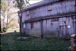 Bild: Holzgebäude in Landwüst