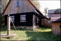 Bild: Holzgebäude in Landwüst