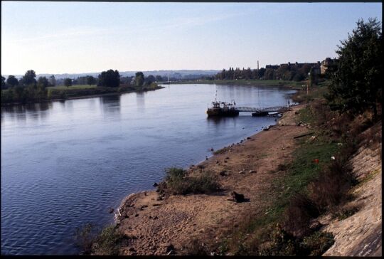 Blick auf die Elbe bei Piesche mit der Fähre