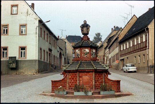 Töpferbrunnen in Kohren-Sahlis