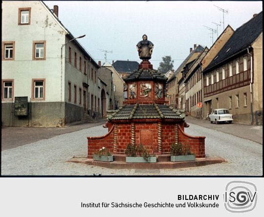 Töpferbrunnen in Kohren-Sahlis