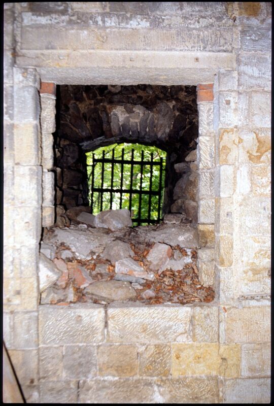 Fensteröffnung in der 'Eremitage' auf dem Borsberg
