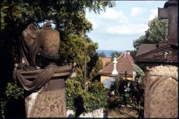 Bild: Gräber auf dem Friedhof Leubnitz-Neuostra