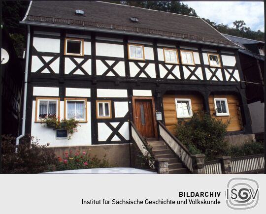 Umgebindehaus in Postelwitz am Elbufer
