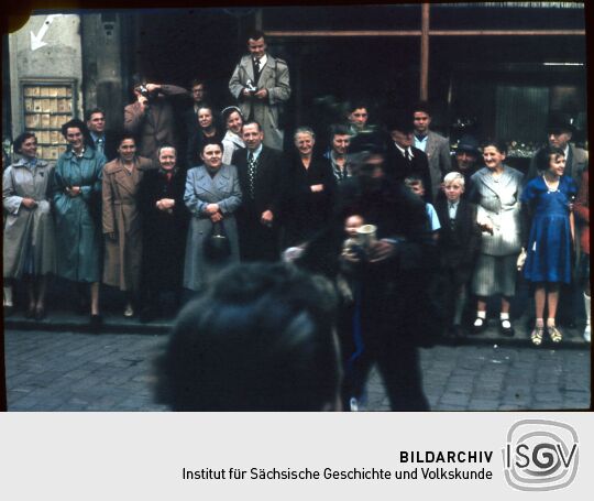 Zuschauer beim Umzug zum Meißner Weinfest 1956