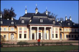 Bild: Hofseite des Bergpalais von Schloss Pillnitz