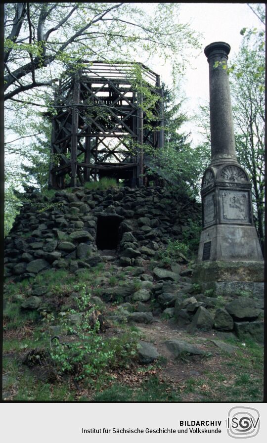 Triangulationssäule und Aussichtsturm auf dem Borsberg