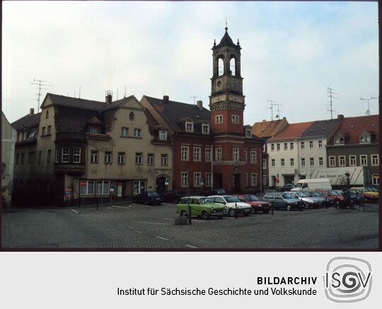 Blick über den Königsbrücker Marktplatz zum Rathaus