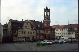 Bild: Blick über den Königsbrücker Marktplatz zum Rathaus